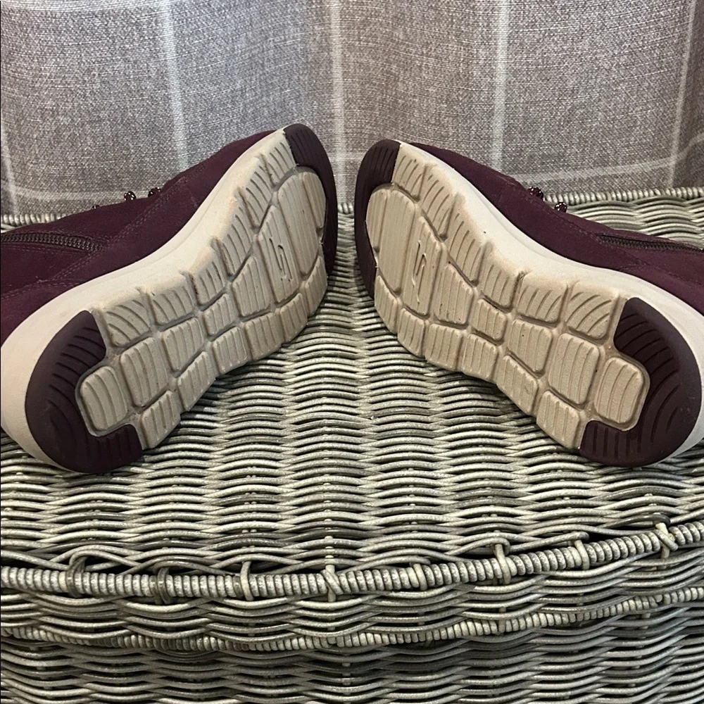 Skechers On The Gi Women's Glacial Lace-Up Size 8 Boots - Picture 3 of 6